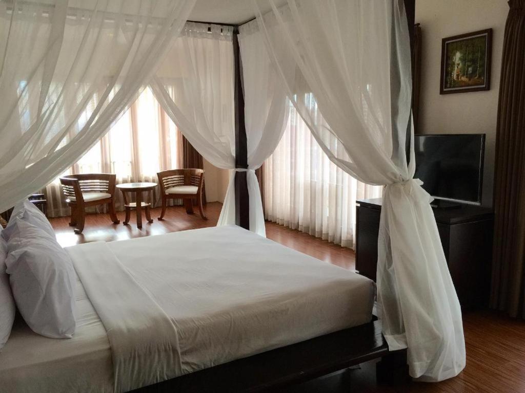 Hotel La Oma Lembang Zewnętrze zdjęcie