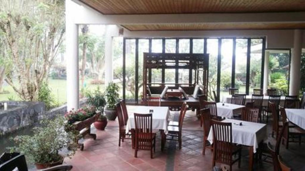 Hotel La Oma Lembang Zewnętrze zdjęcie