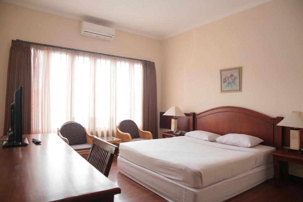 Hotel La Oma Lembang Zewnętrze zdjęcie