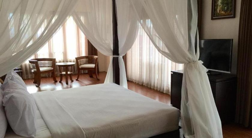 Hotel La Oma Lembang Zewnętrze zdjęcie