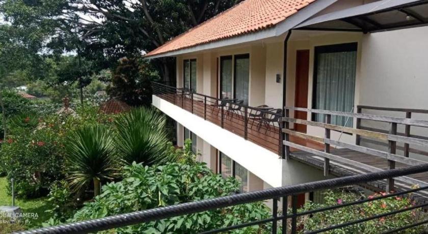 Hotel La Oma Lembang Zewnętrze zdjęcie