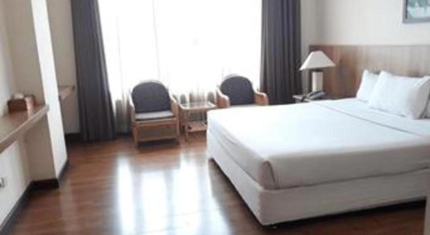 Hotel La Oma Lembang Zewnętrze zdjęcie