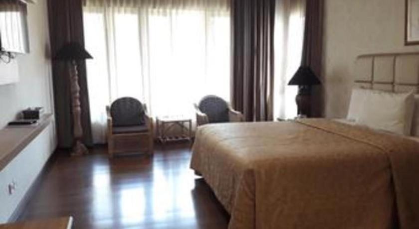 Hotel La Oma Lembang Zewnętrze zdjęcie