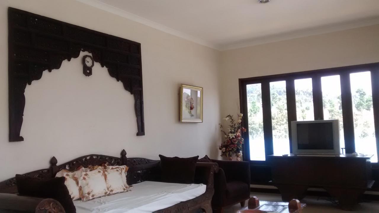 Hotel La Oma Lembang Zewnętrze zdjęcie