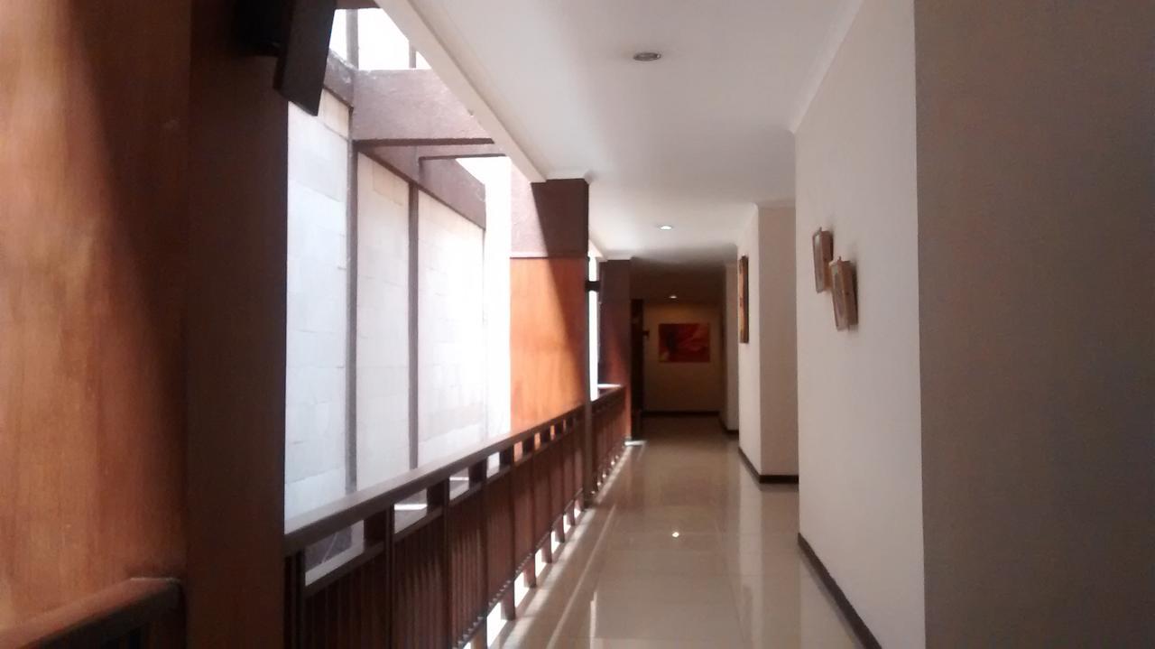 Hotel La Oma Lembang Zewnętrze zdjęcie